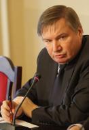 Miller o przetargu na dowody osobiste: każdy może startować